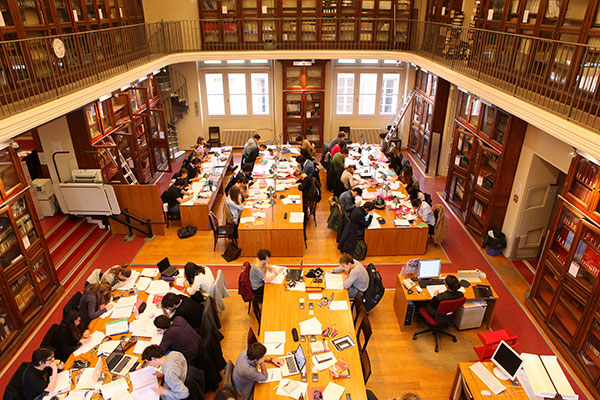 Bibliothèque Garrigou, salle de travail et étudiants, Anciennes facultés